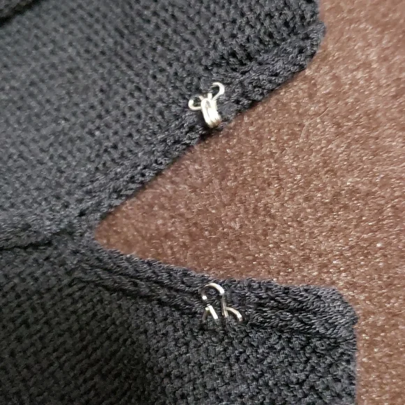 Holt Renfrew Ribbed Keyhole  Sweater - Picture 9 of 12